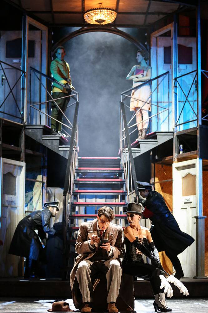 Jörn-Felix Alt (Clifford Bradshaw), Ruth Brauer-Kvam (Conférencier), Ensemble