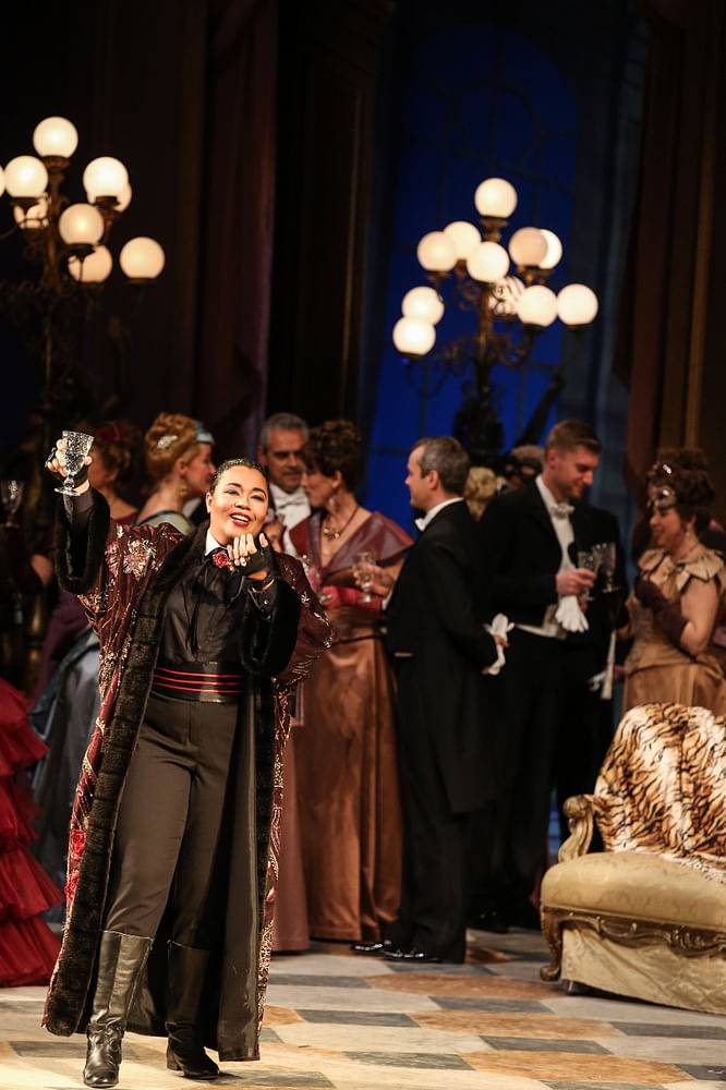 Katia Ledoux (Prinz Orlofsky), Chor