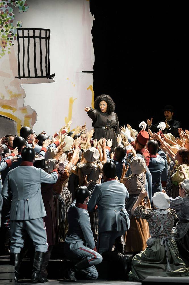 Katia Ledoux (Carmen), Chor der Volksoper Wien