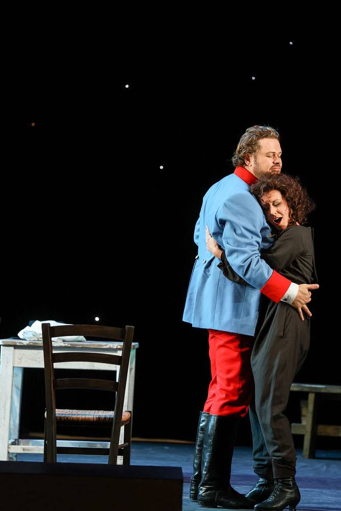 Tomislav Mužek (Don José), Annelie Sophie Müller (Carmen)