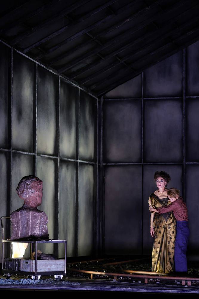 Annette Dasch (Alma Mahler-Gropius-Werfel), Annelie Sophie Müller (Anna, Tochter von Mahler)