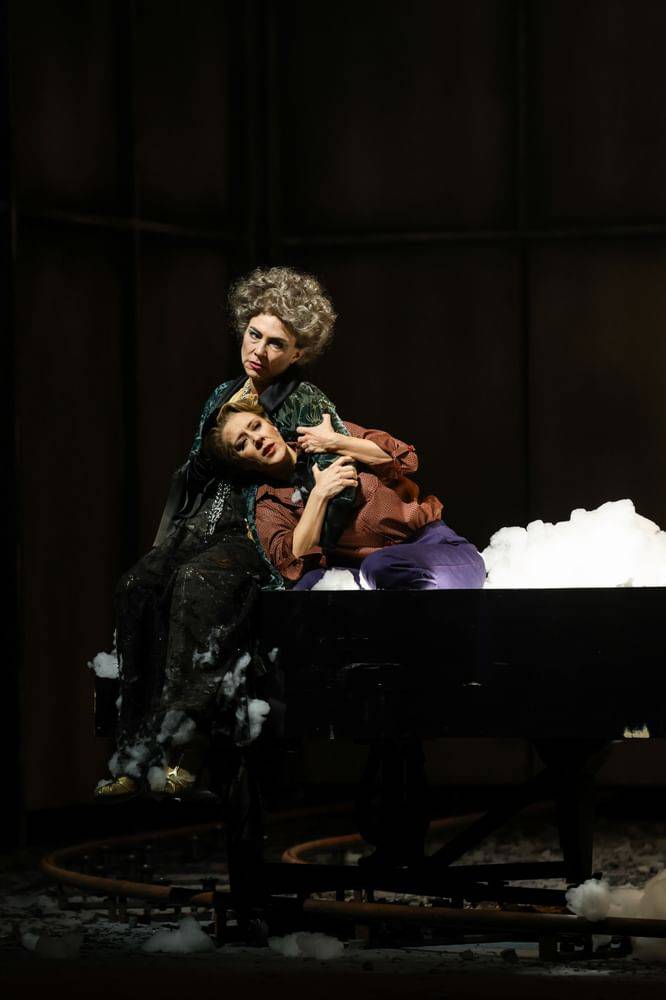 Annette Dasch (Alma Mahler-Gropius-Werfel), Annelie Sophie Müller (Anna, Tochter von Mahler)