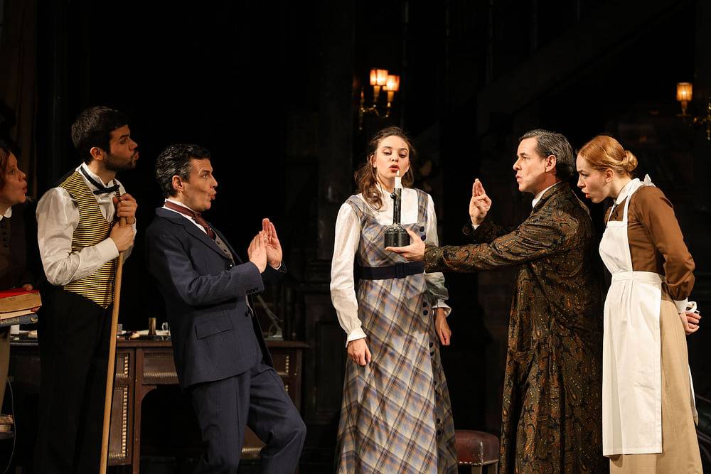 Manuel Rubey (Oberst Pickering), Paula Nocker (Eliza Doolittle), Markus Meyer (Prof. Henry Higgins), Ensemble