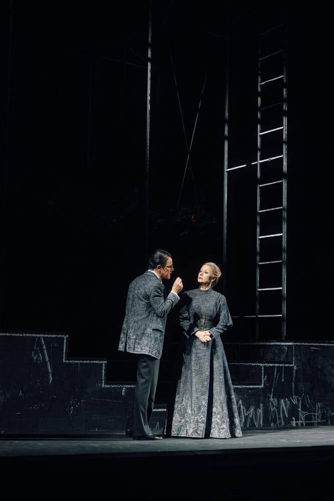 Peter Lesiak (Erwachsener Mann), Martina Dorak (Erwachsene Frau)