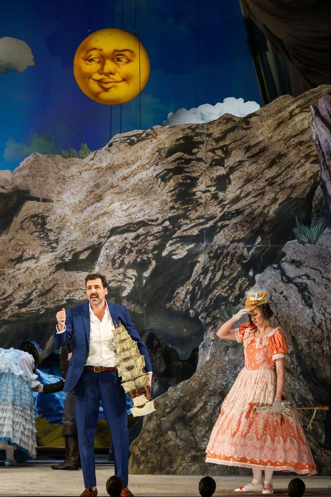 Marcel Mohab (Robert Kitzler), Lucy Hopkins (Gillian Gilbert)