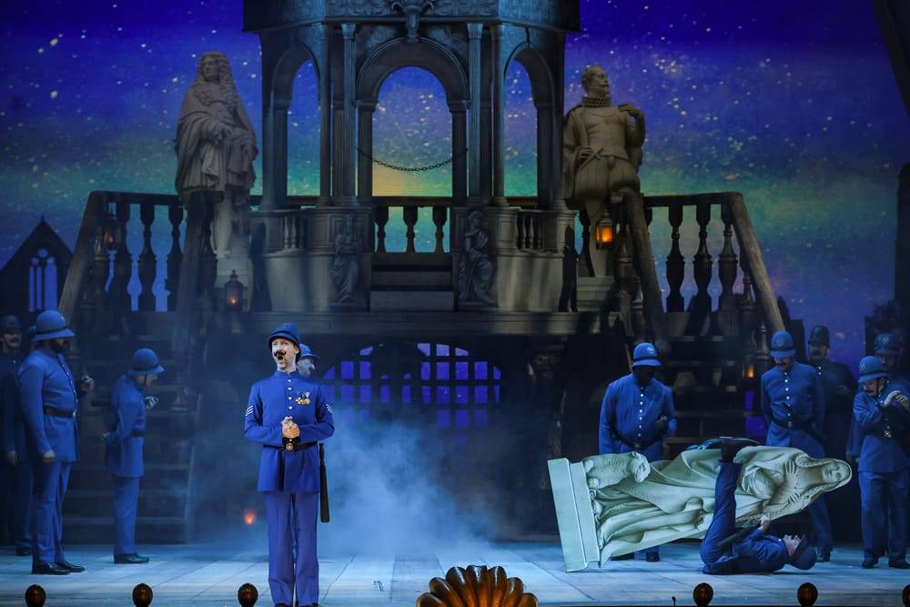 Stefan Cerny (Der Polizeisergeant), Ensemble