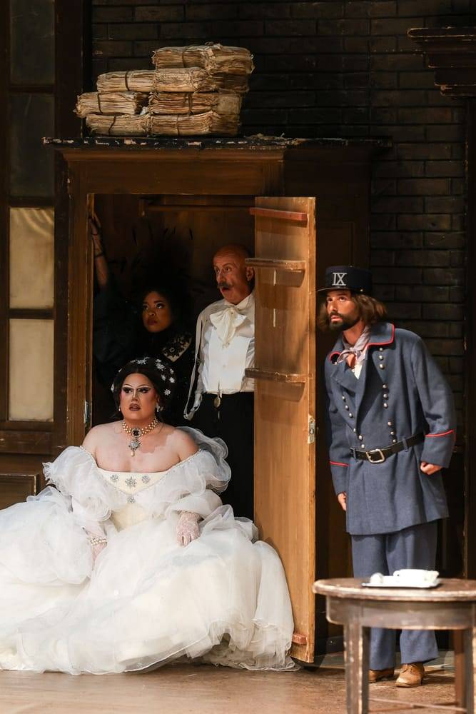 Ryta Tale (Ida), Jaye Simmons (Adele), Martin Winkler (Frank), Tom Neuwirth (Frosch)