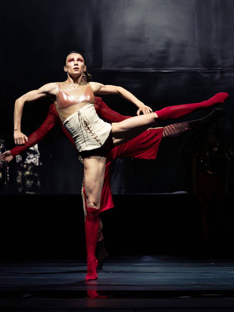 AEREA - © Ashley Taylor/Wiener Staatsballett AEREA