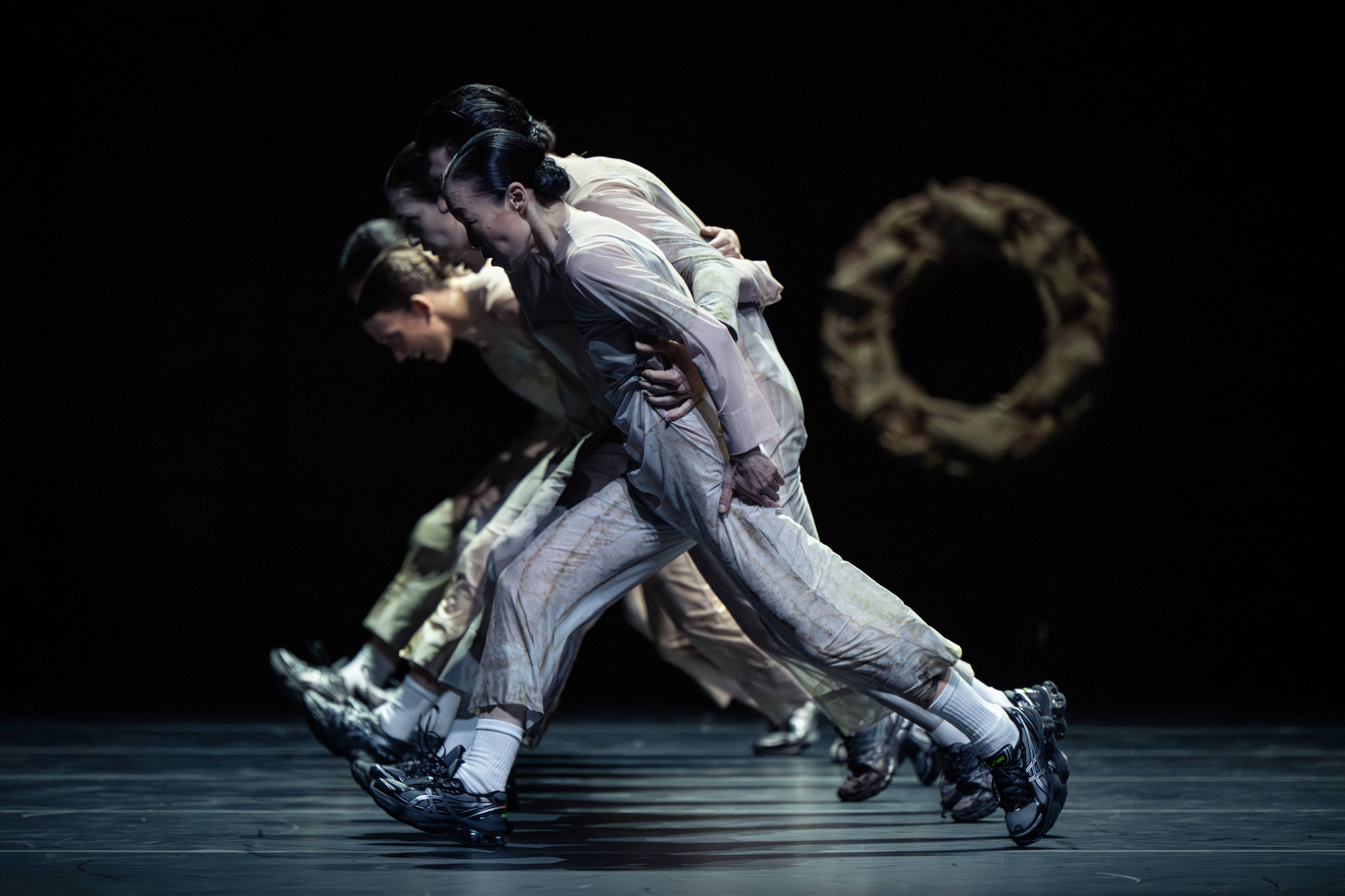 High - © Ashley Taylor/Wiener Staatsballett High