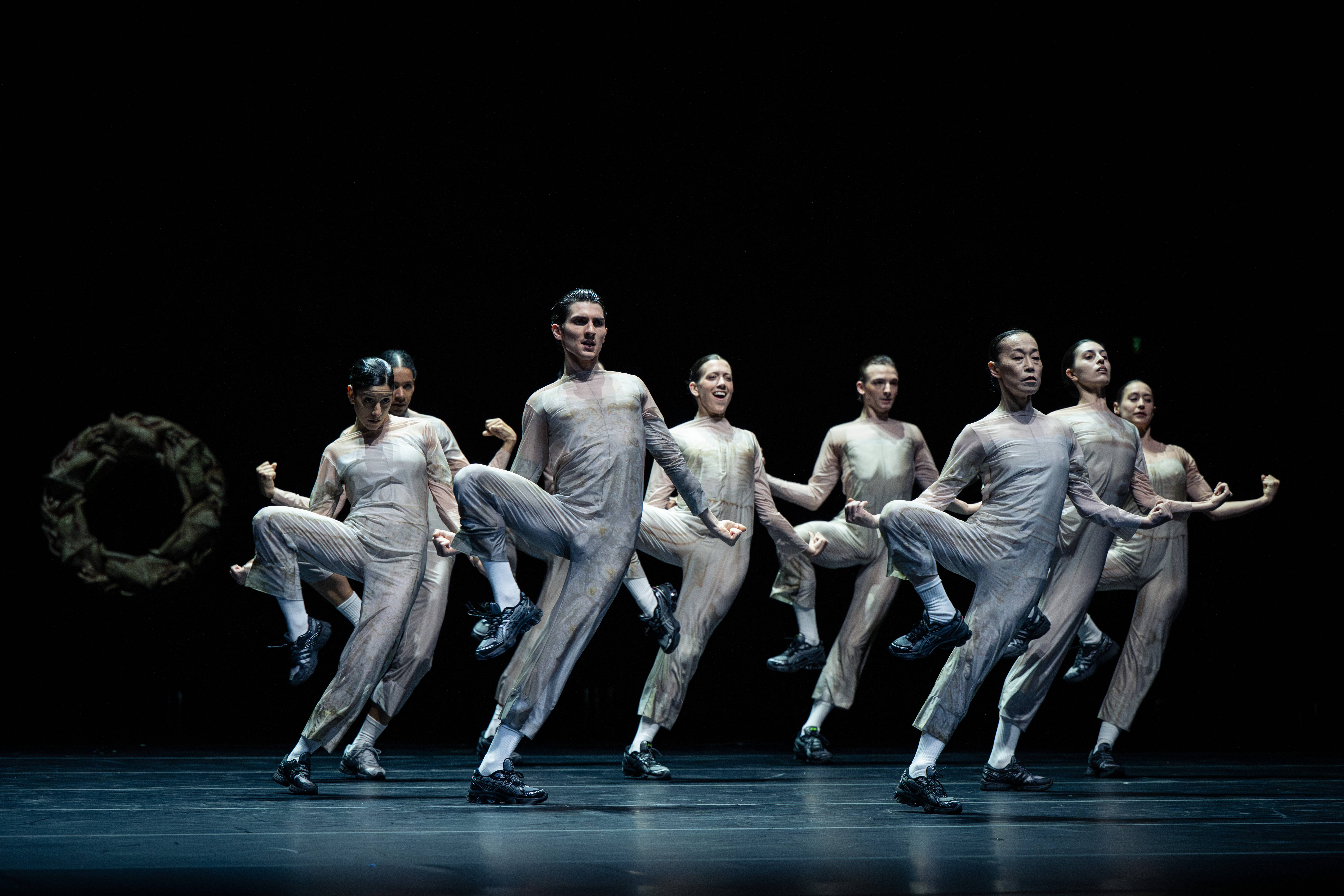 High - © Ashley Taylor/Wiener Staatsballett High