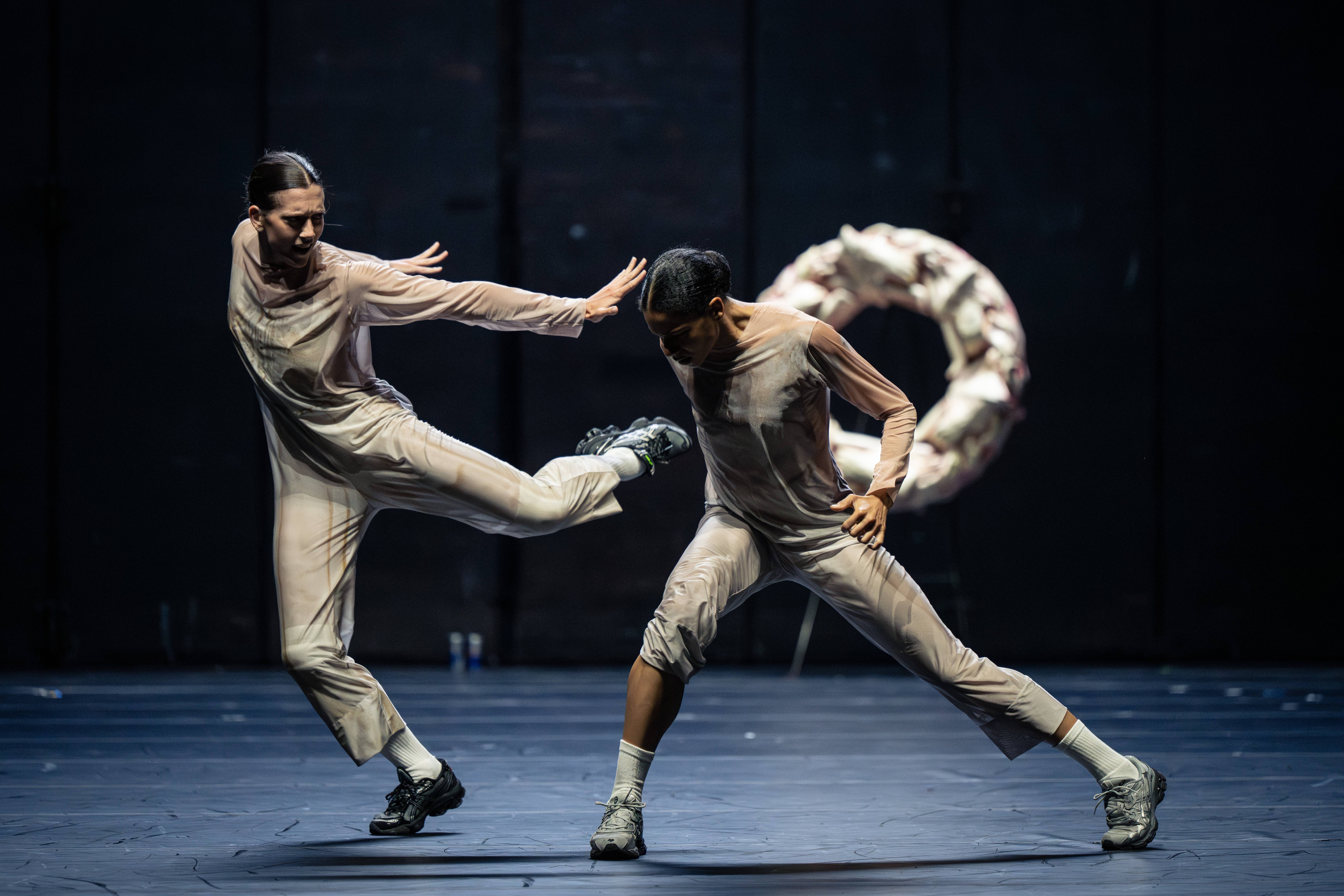 High - © Ashley Taylor/Wiener Staatsballett High