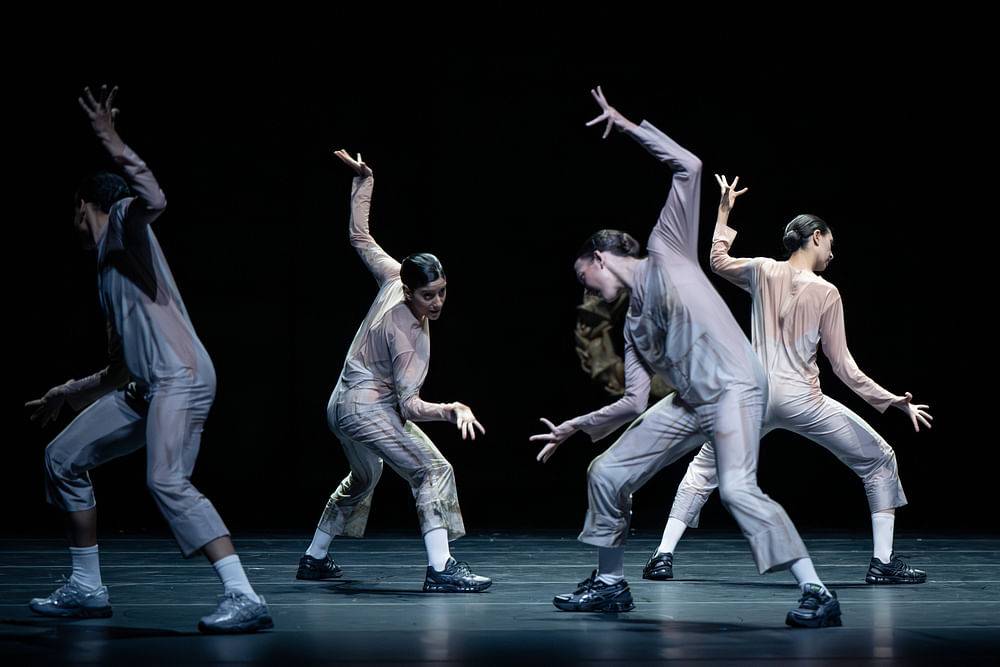 High - © Ashley Taylor/Wiener Staatsballett High