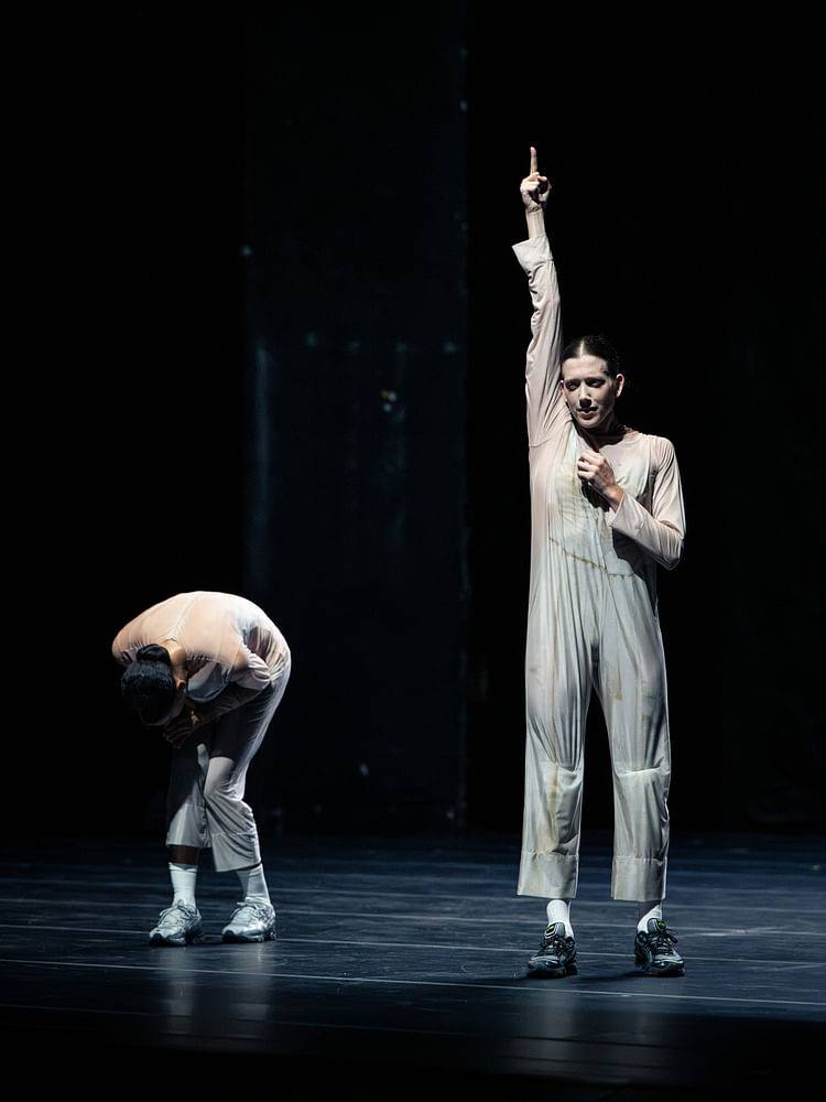 High - © Ashley Taylor/Wiener Staatsballett High