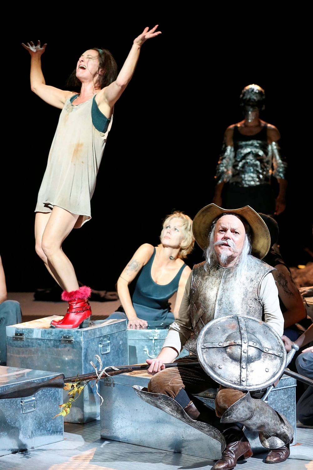 Patricia Nessy (Aldonza), Martina Dorak (Antonia), Robert Meyer (Don Quixote), Christian Dolezal (Dr. Carrasco/Duke)

