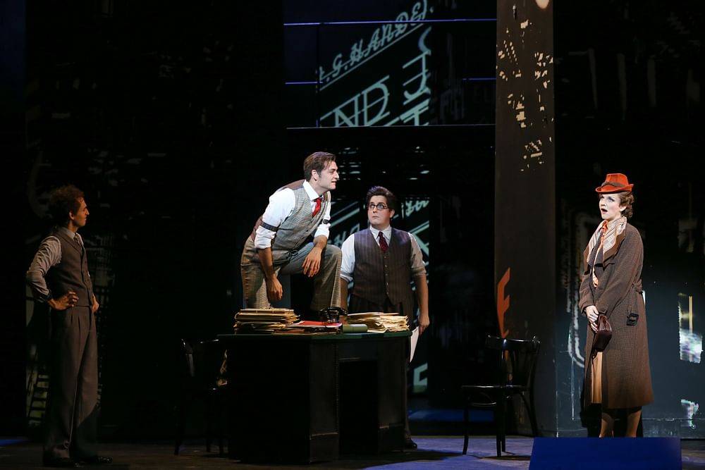 Oliver Liebl (Redakteur), Drew Sarich (Robert Baker), Jakob Semotan (Redakteur), Sarah Schütz (Ruth Sherwood)
