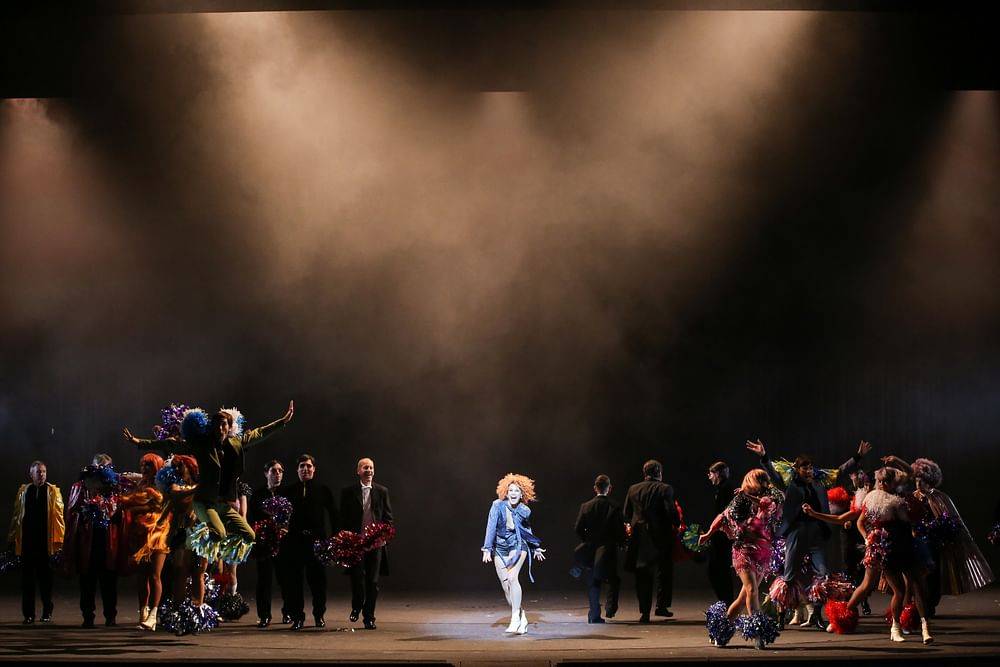Jennifer Pöll (Rosie), Julia Koci (Nickie), Caroline Frank (Helene), Lisa Habermann (Charity Hope Valentine), Kudra Owens (Carmen), Musicalensemble


