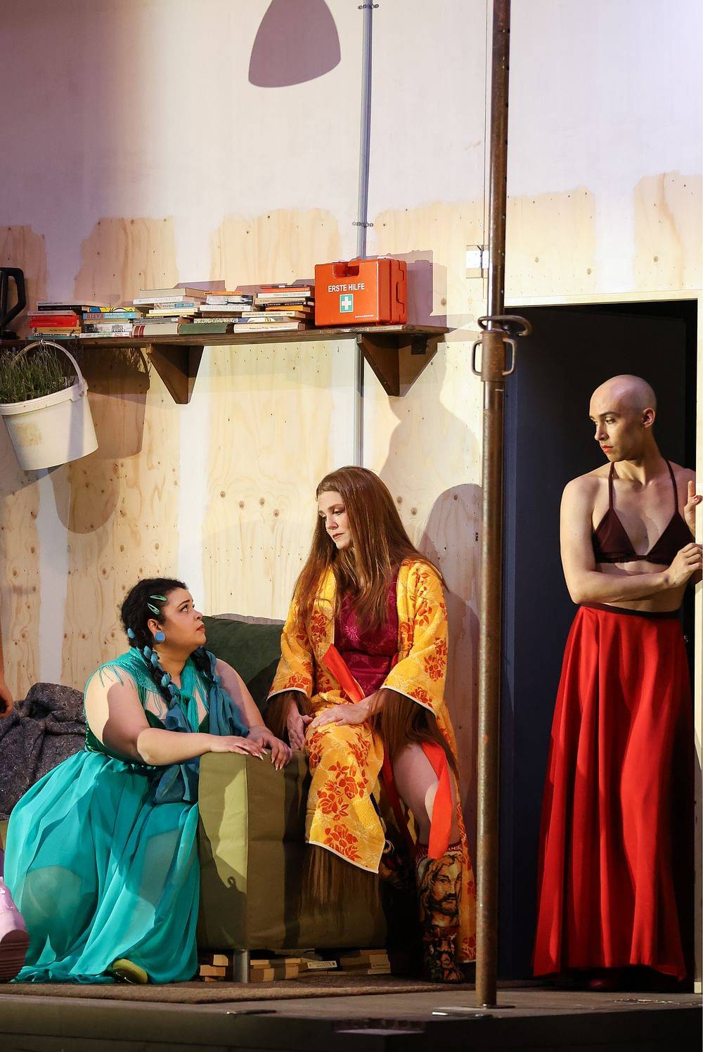 Jasmin White, Wallis Giunta, Edu Rojas