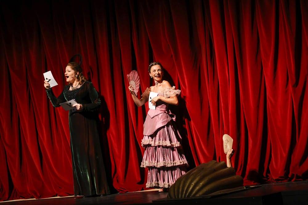 Sigrid Hauser (Frosch), Julia Edtmeier (Ida) 