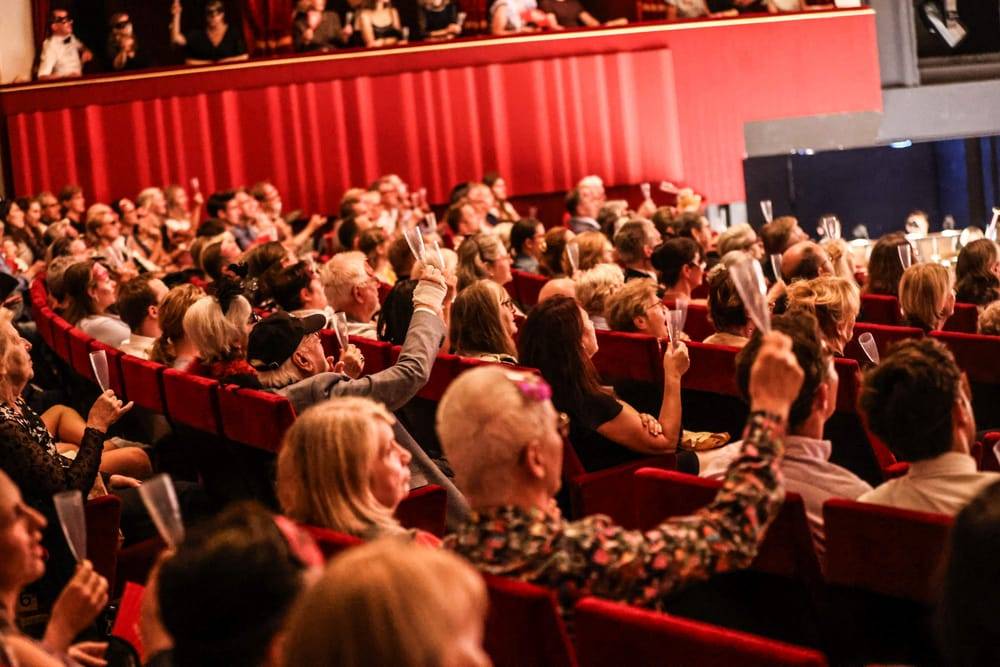 Publikum im Zuschauerraum