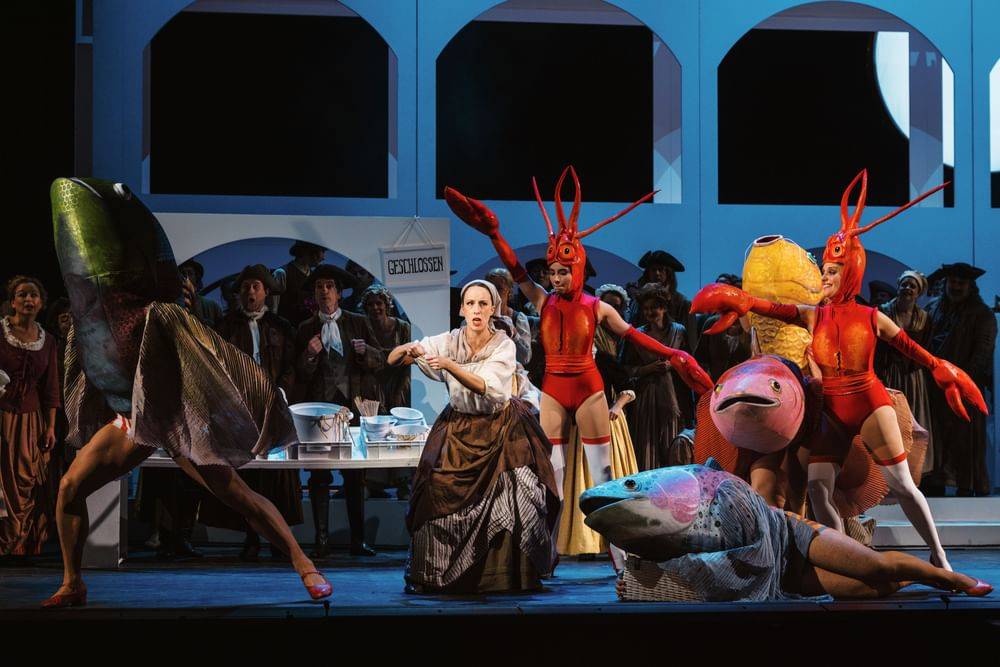 Johanna Arrouas (Annina), Statisterie, Ensemble