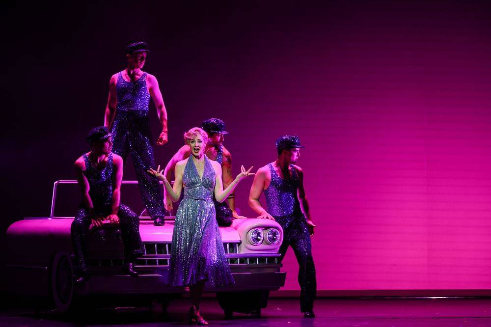 Bettina Mönch (Phyllis Rogers Stone), Ensemble