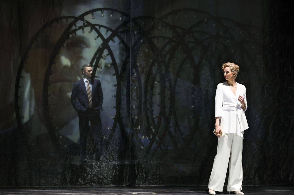 Drew Sarich (Benjamin Stone), Bettina Mönch (Phyllis Rogers Stone)