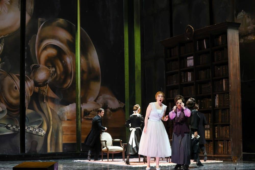 Lauren Urquhart (Sophie), Ulrike Steinsky (Jungfer Marianne Leitmetzerin)