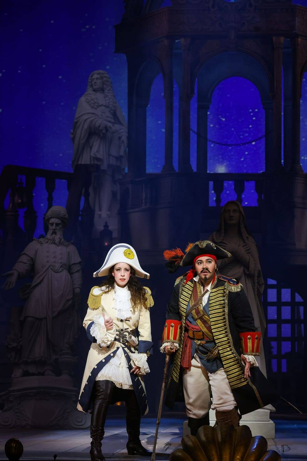 Johanna Arrouas (Ruth), Katia Ledoux (Piratenkönig)