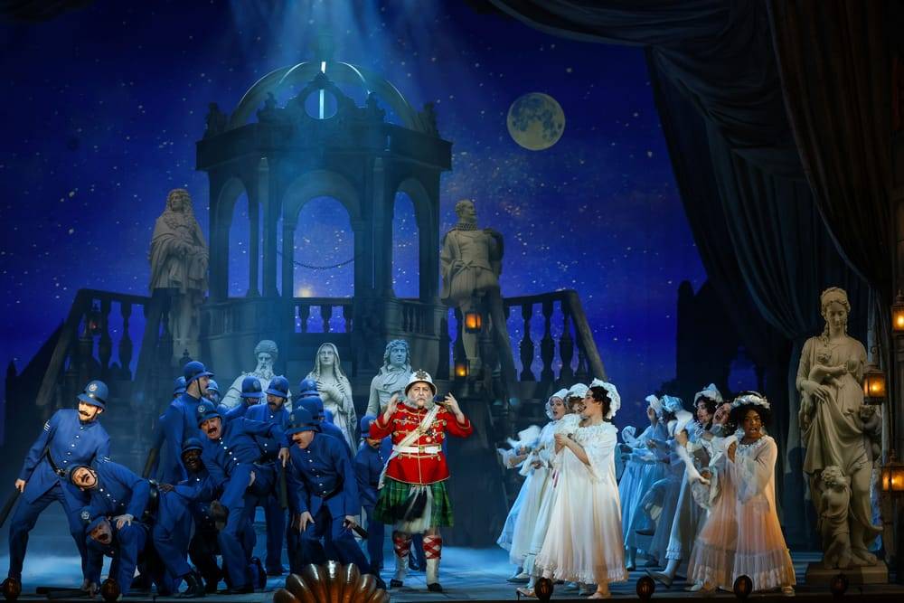 Jakob Semotan (Generalmajor Stanley), Ensemble