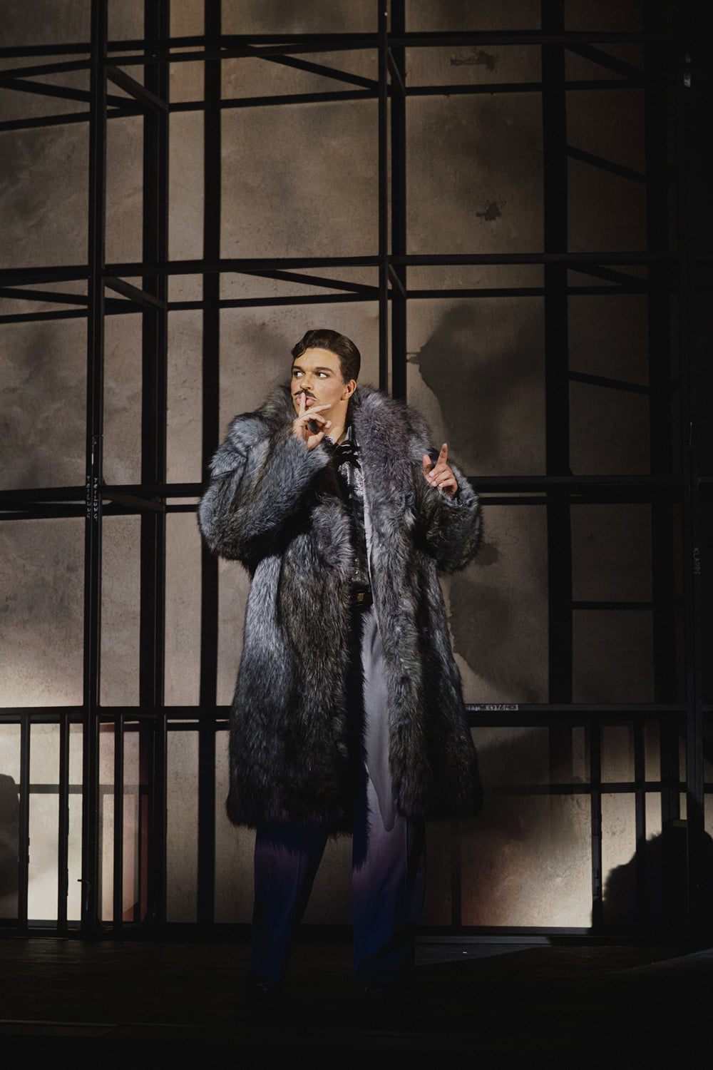 Lionel von Lawrence (Billy Flynn)