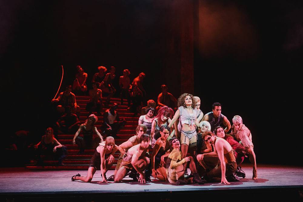 Myrthes Monteiro (Velma Kelly), Ensemble