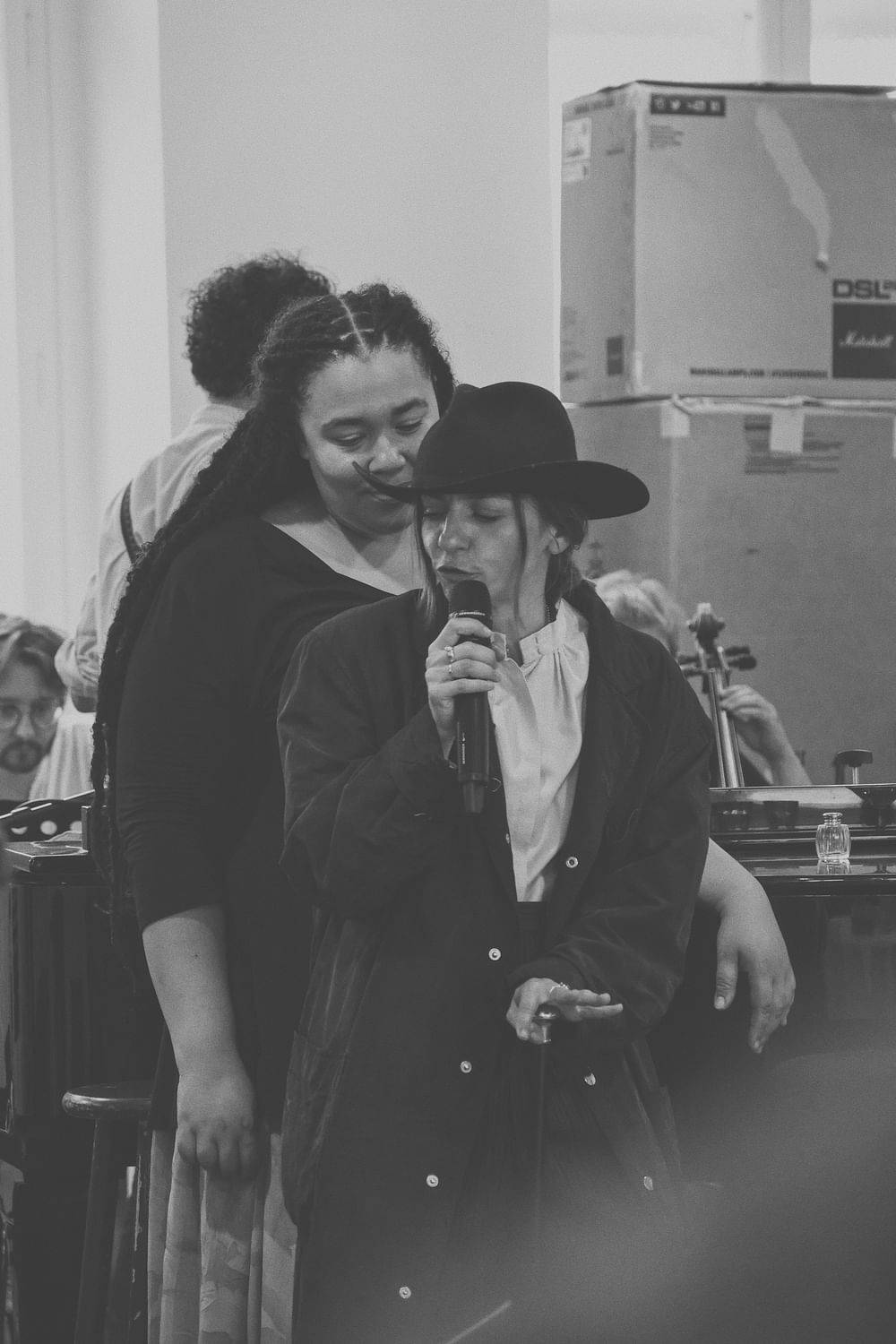 Katia Ledoux (Carmen), Julia Edtmeier (Micaëla, Dancaïro)