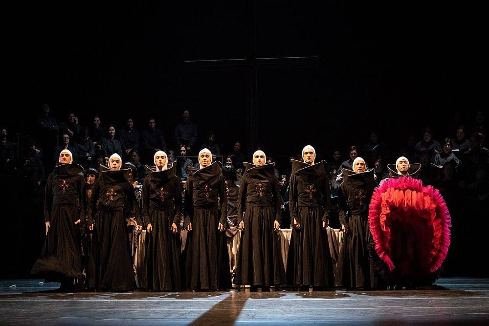 Ensemble in Carmina Burana