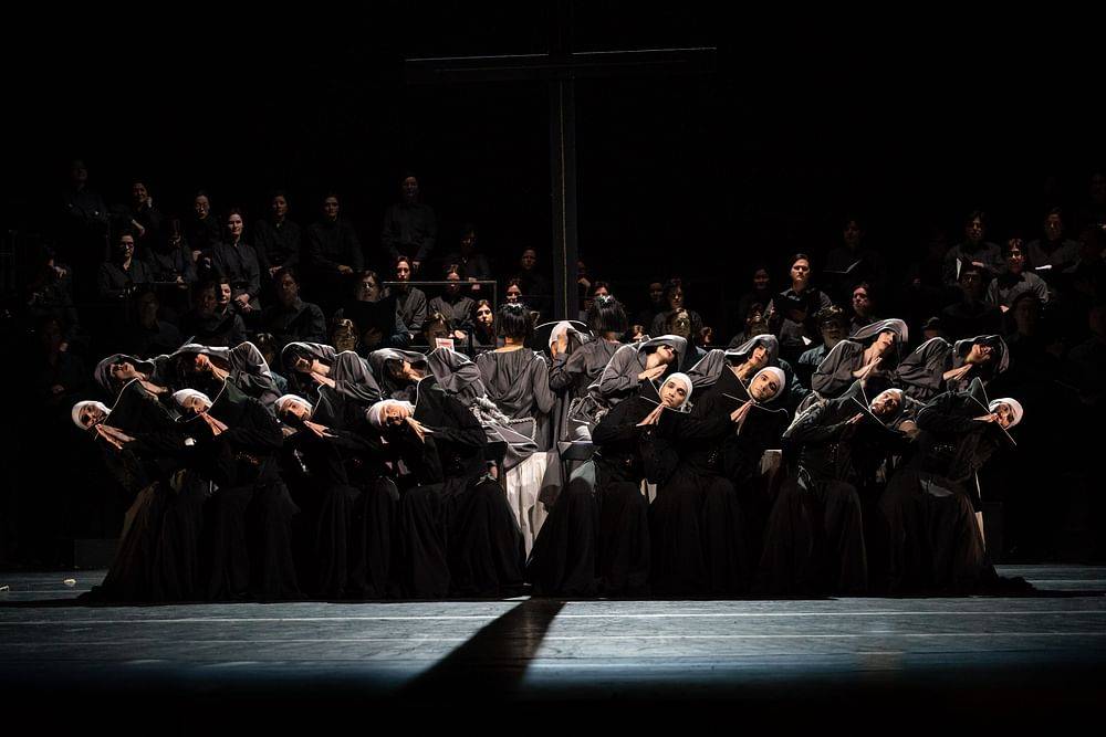 Ensemble in Carmina Burana