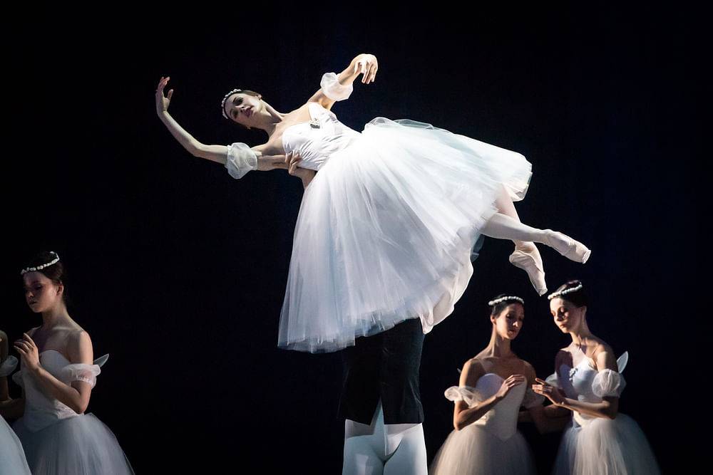  Elena Bottaro, Masayu Kimoto, Damenensemble (Les Sylphides)