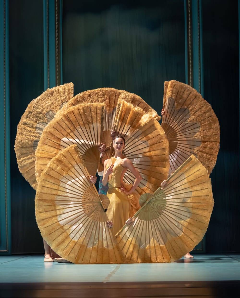 Elena Bottaro (Marie Antoinette), Ensemble