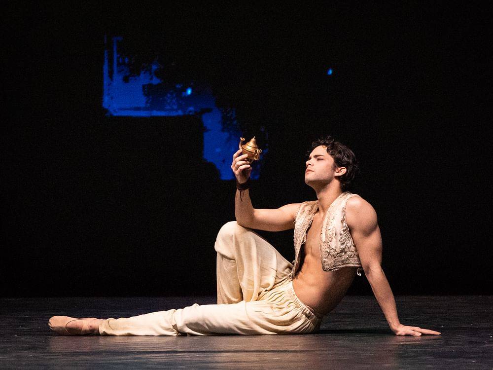 © Wiener Staatsballett/Ashley Taylor