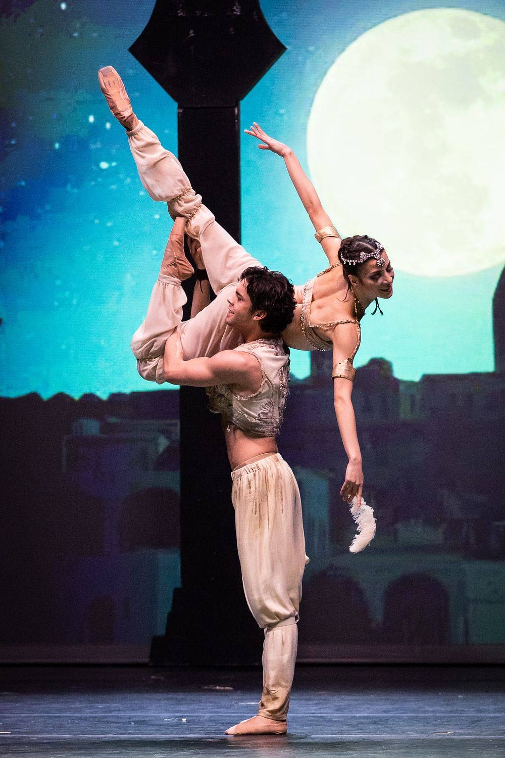 © Wiener Staatsballett/Ashley Taylor