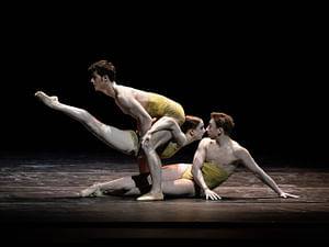 Davide Dato, Fiona McGee, Denys Cherevychko in Skew-Whiff © Wiener Staatsballett/Ashley Taylor