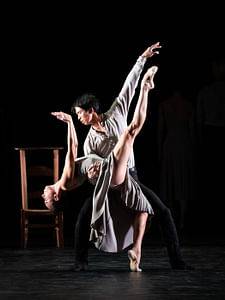 Nina Poláková, Masayu Kimoto in Symphony of Psalms © Wiener Staatsballett/Ashley Taylor