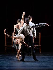 Kiyoka Hashimoto, Davide Dato in Symphony of Psalms © Wiener Staatsballett/Ashley Taylor