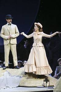 Jeffrey Treganza (Enoch Snow), Johanna Arrouas (Carrie Pipperidge) © Barbara Pálffy / Volksoper Wien