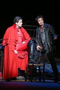 Günter Haumer (Der Fremde), Marco Di Sapia (Benozzo) © Barbara Pálffy/Volksoper Wien