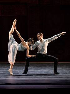 Maria Yakovleva, Andrey Teterin in Symphony of Psalms © Wiener Staatsballett/Ashley Taylor