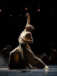 Aleksandar Orlic in Carmina Burana © Wiener Staatsballett/Ashley Taylor
