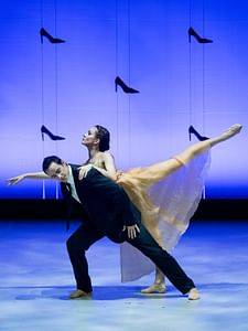 Patrick Hullman (Vater), Kristina Ermolenok (Fee) © Wiener Staatsballett/Ashley Taylor, zum einmaligen Abdruck freigegeben