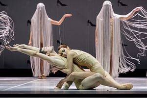 Michal Beklemdžiev, Suzanne Kertész (Arabische Tänzer) & Ensemble © Wiener Staatsballett/Ashley Taylor, zum einmaligen Abdruck freigegeben