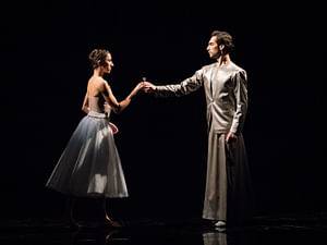 Ioanna Avraam (Juliette), Mihail Sosnovschi (Bruder Lorenz) © Wiener Staatsballett/Ashley Taylor, zum einmaligen Abdruck freigegeben.