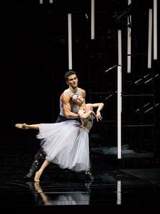 Elena Bottaro (Juliette), Andrés Garcia-Torres (Roméo) © Wiener Staatsballett/Ashley Taylor