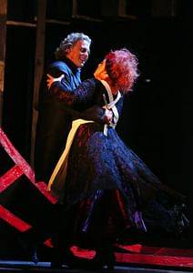 Morten Frank Larsen (Sweeney Todd), Dagmar Hellberg (Mrs. Lovett) © Barbara Pálffy/Volksoper Wien